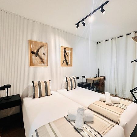 Autentic Boutique Moncloa Madrid Luaran gambar