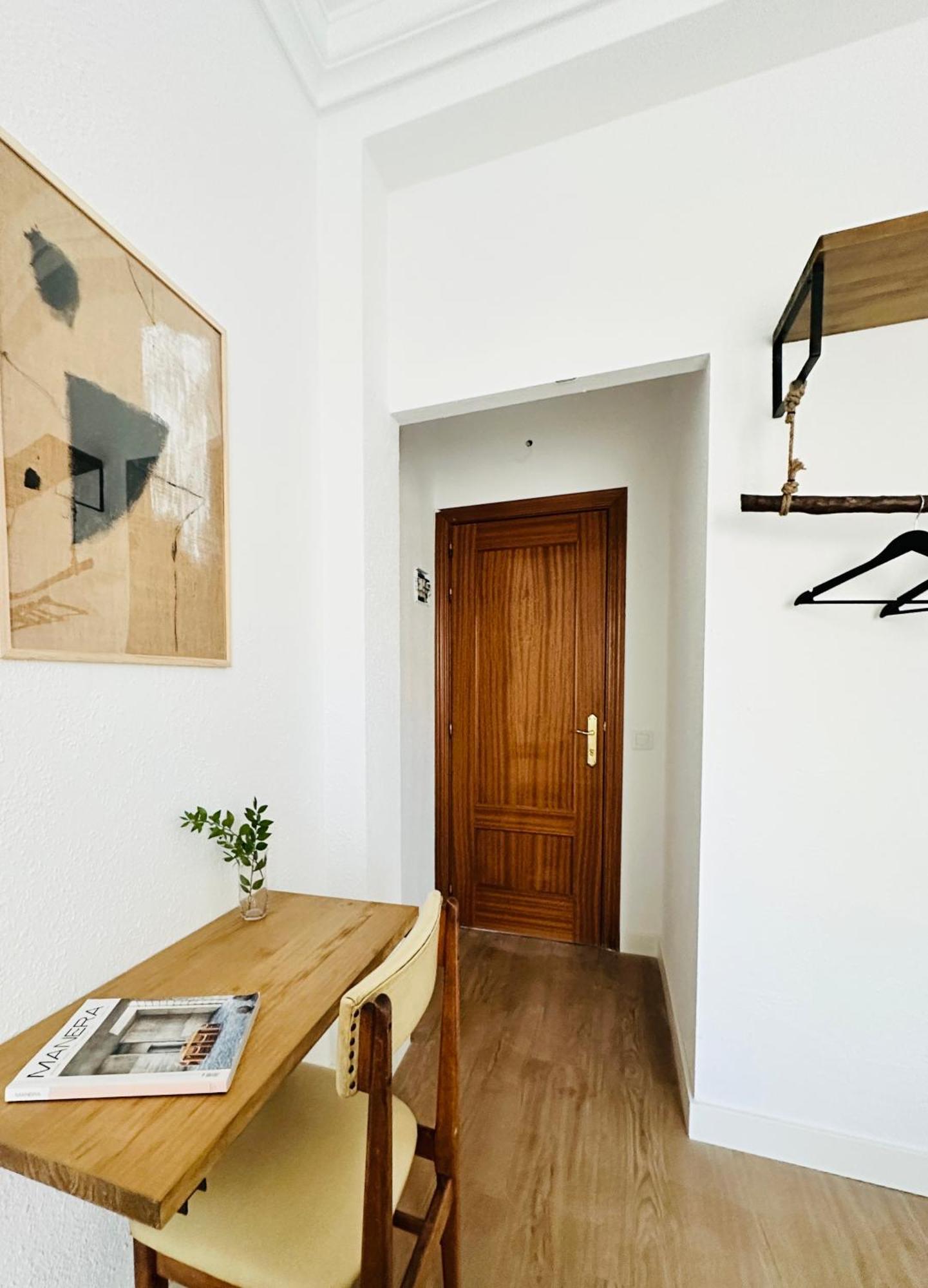 Autentic Boutique Moncloa Madrid Luaran gambar