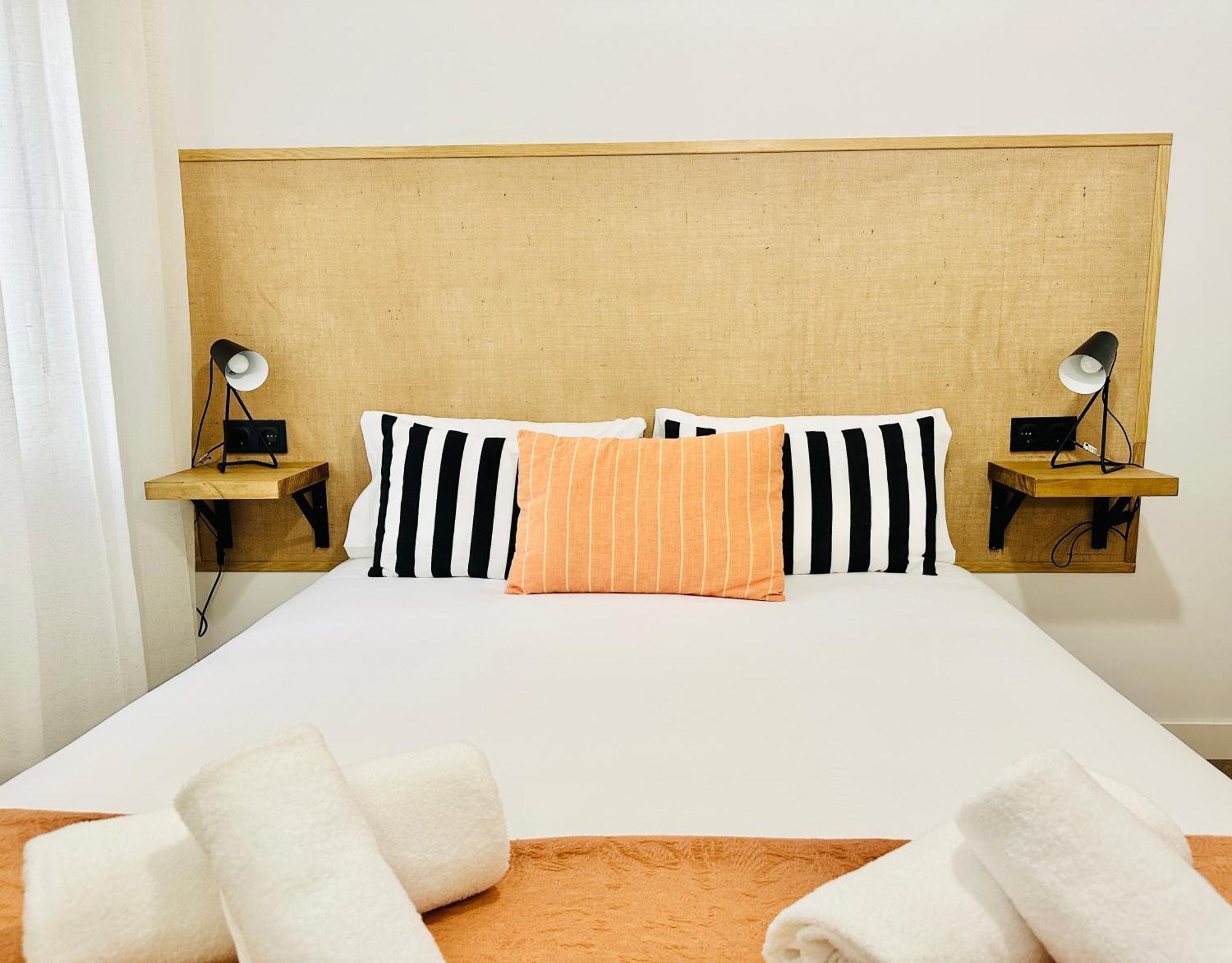 Autentic Boutique Moncloa Madrid Luaran gambar