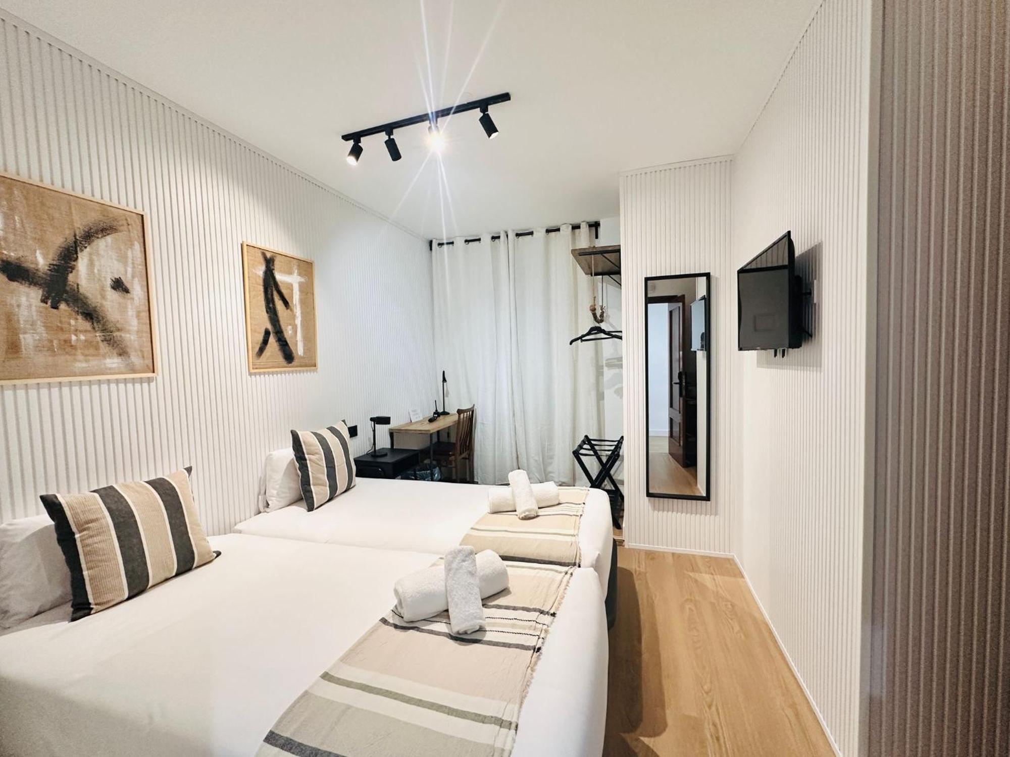 Autentic Boutique Moncloa Madrid Luaran gambar